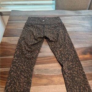 Lululemon Wundertrain size 8